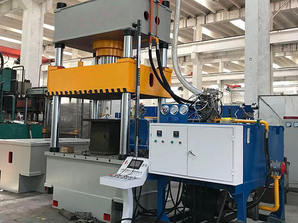 1500噸四柱液壓機(jī)